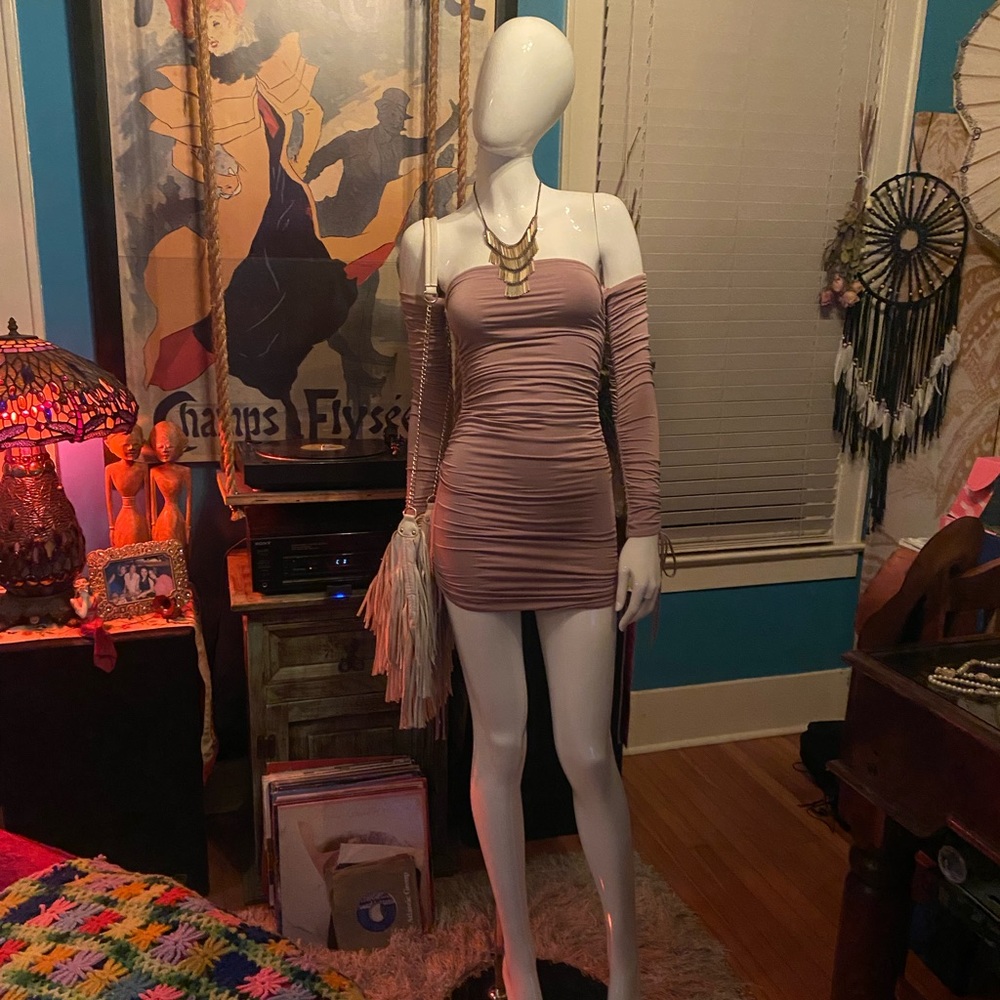 💰 Oh Polly Scrunchy Dress 💰